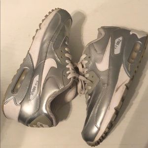 Silver Airmax 6y